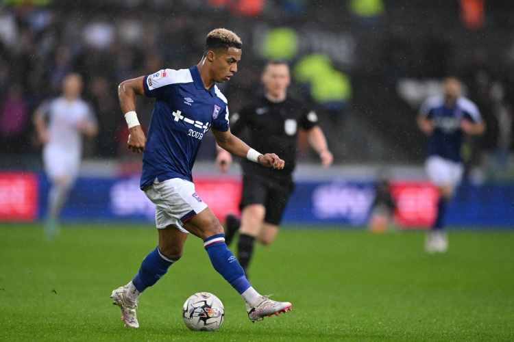 BOB半岛平台-罗马诺：预防姆贝莫转会曼联，布伦特福德关注伊镇21岁前锋哈钦森