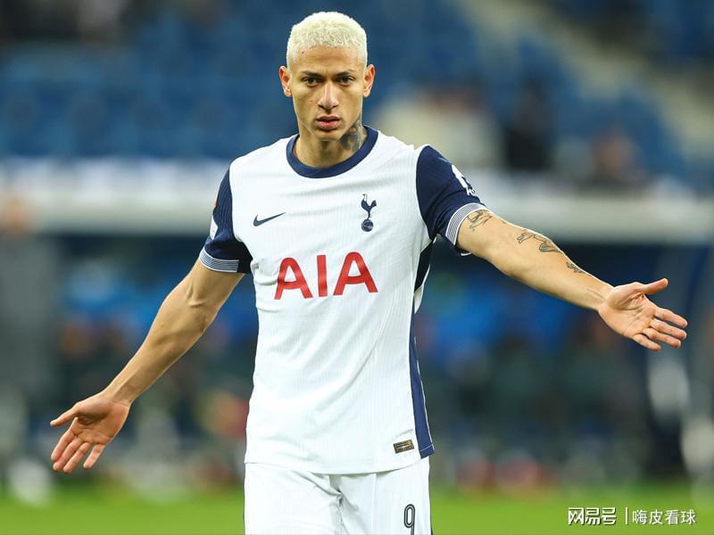 BOB半岛官网-只差曼联！英超四大中锋三人破门，埃基蒂克成为第二个马夏尔