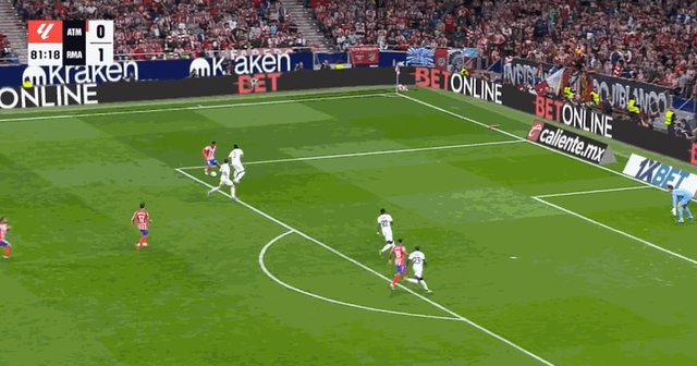 1727647378810038084.gif 利诺.gif