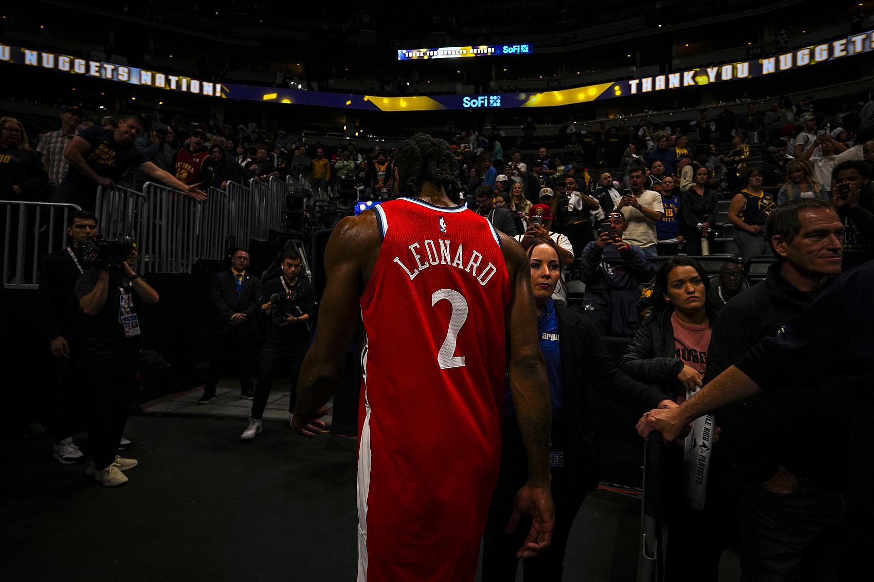 BOB半岛体育-TA名记:小卡21年本可与快船签短约然后追大合同 但他选择续长约