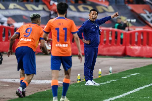 BOB半岛-泰山南下武汉上演残阵对决 费南多非重伤本月复出