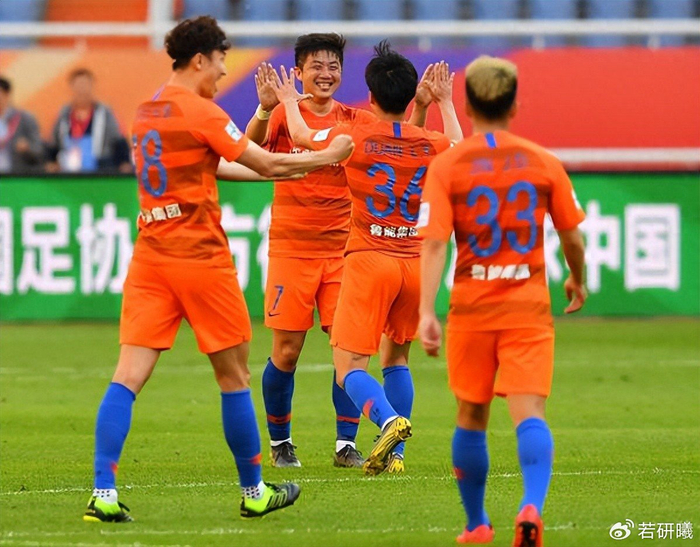 BOB半岛平台-马德鲁加曾被视为鲁能离队热门，如今为何依然没走，原因找到了|阿尔瓦罗|洛佩斯|本菲卡足球俱乐部|山东泰山|克雷桑_新浪体育_新浪新闻